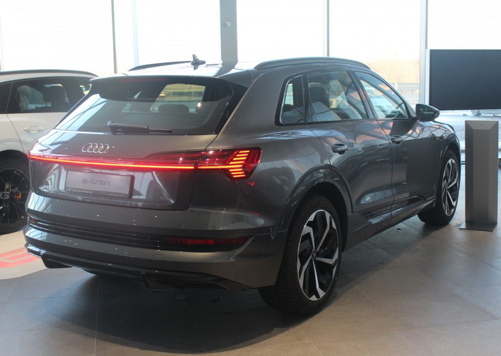 Audi e-tron, I