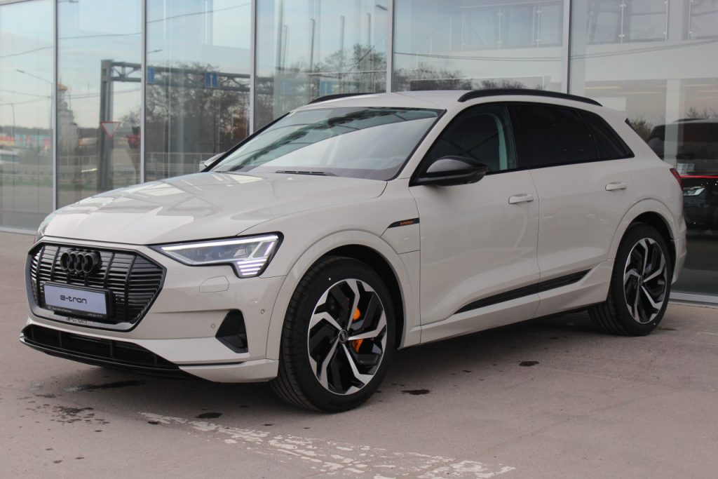 Audi e-tron, I